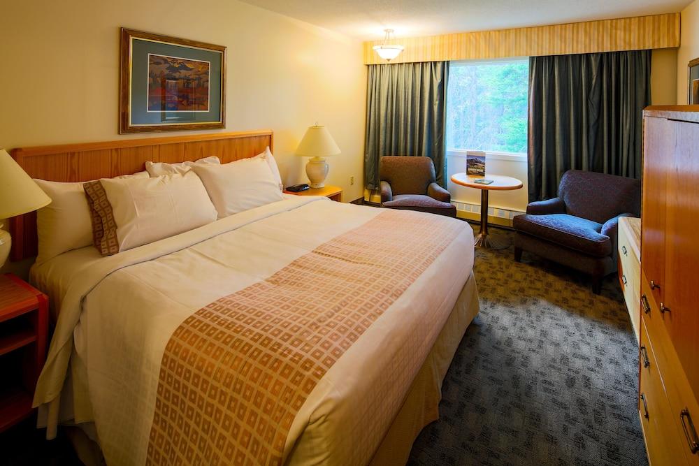Mountaineer 3* Lake Louise
