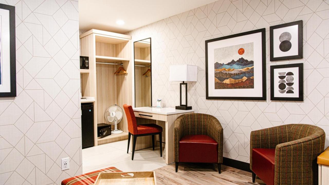 Mountaineer Hotel