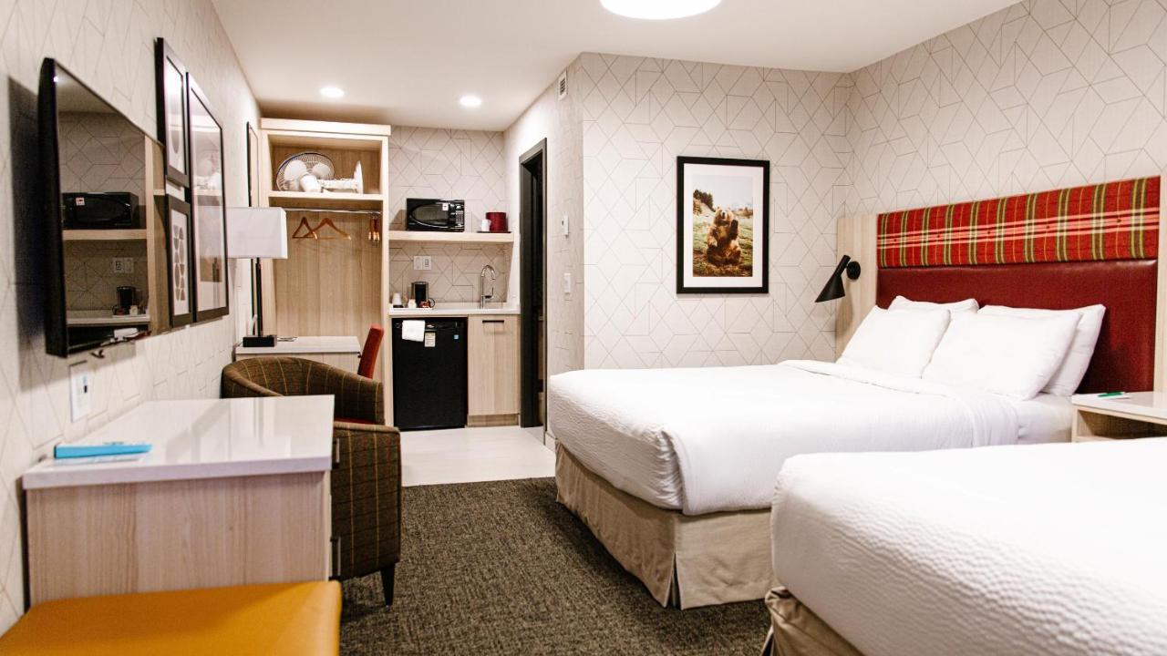 Mountaineer Hotel